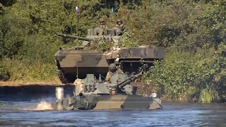Военные России и Беларуси преодолели реку на бронетанковой технике: "Славянское братство - 2020"