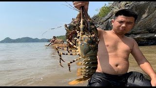 Primitive Technology with Survival Skills Wilderness Make Boats And Giant Lobster Traps At The Beach