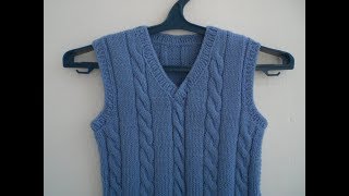 86. Детский голубой жилет cпицами. /Children's blue vest with knitting needles.