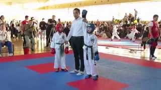 Taekwondo ITF Постнов Егор (Перспектива) - Нуруллин Тимур (МШТ) VII Кубок МШТ 2015 1/8