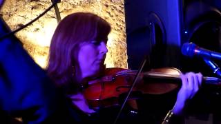 Phil Bates Acoustic Trio : Ain't No Sunshine - The Keys. 15th March 2014 ELO