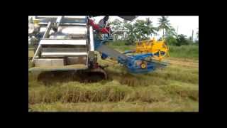 รถเกี่ยวข้าวไอคอมไบน์ i-Combine