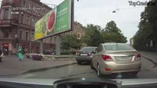 Смешные женщины за рулем авто  - видеоприколы июнь 2013 #2