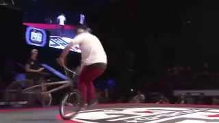 Спорт на BMX и на велосипедах.Смотрим турниры подборку видео где парни делают трюки на велосипедах.