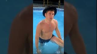 Серега Тракторист ЖЖЕТ на Сейшелах под песни Ольги Бузовой ))