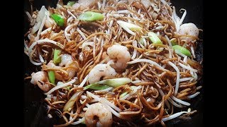 Chinese Takeaway KING PRAWN CHOW MEIN - Steven Heap