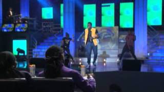 Oyinkansade Performs "Holla At ur boy" by Wiz Kid