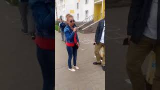 Живодёр ударил собаку