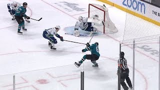 Markstrom stacks the pads to rob Labanc