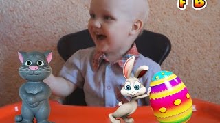 Шоколадное яйцо Маша и Медведь распаковывает Петя катаемся на мощном мотоцикле