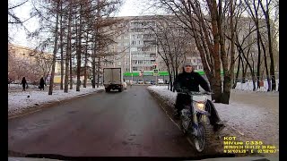 На мото по встречке! (18+)