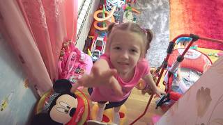 Валенсия РАССТРОЕНА ! Кто СЛОМАЛ Куклу ЛОЛ ? LOL Dolls Surprise