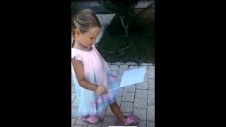 Камирен Элина. Сашенька нарисовала олимпийский флаг ))