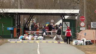 Беженцы ехали до Беларуси 250 км на велосипедах! На чём добираются до границы? // Дети из Украины