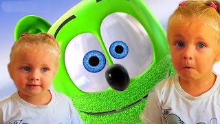 Gummy Bear Мишка ГУММИ БЕР. Игра в ванной