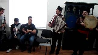 Открытие выставки в Крымскотатарском музее искусств