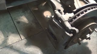 Замена передних тормозных колодок