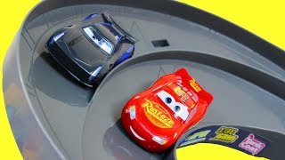 Disney Cars 3 Launch & Race Desert Track Set Lightning McQueen Vs Jackson Storm + Mack Transporter