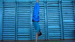 http://kalabin-yoga.ru Танец Шивы для остройки энергетического кокона. Владимир Калабин, 2003 г