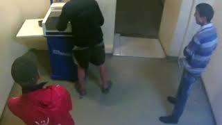 Избиение задержанного до смерти полицейским