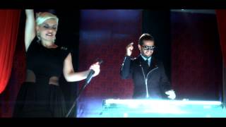 Ozan Doğulu feat. Model - Dağılmak İstiyorum