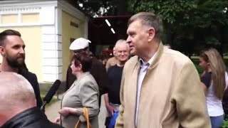 ПАРЕНЬ ПУКАЕТ ВО ВРЕМЯ ИНТЕРВЬЮ - ОЧЕНЬ СМЕШНО / НЕЛОВКИЕ МОМЕНТЫ / ПРАНК / НЕГОДЯЙ TV