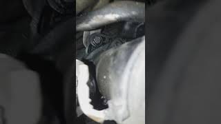 Ищем как откручивается стартер на Volvo s80 2.5 tdi ( первое поколение ) ???