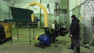 Комплект Рубильная машина и молотковая дробилка через бункер