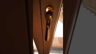 12. Gennaio 2018 in solo 8 ore istallate finestre pvc bianco legno No RUMORI