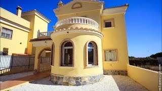 Купить дом в Испании цена 126 т евро, 3 спальни, 2 ванные, салон с камином, зона Campoamor