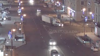 Astakada Владивосток ДТП 4 декабря 2017 Перевернулся грузовик Светланская  Океанский пр-т