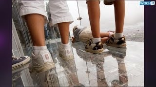 Glass Cracks Below Tourists In Chicago Skydeck