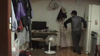 kksd 단검술 knife fighting----emptyhanded vs knife 자신의navel복부앞에서칼knife을잡고있는상대의wrist손목을자신의hand왼손과wrist손목