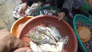 Поездка на рынок в Сиануквиле. Цена на море продукты айфон