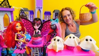 Tolle Spielsachen - Spielspaß mit Play-Doh - Wir machen Cupcakes für die Monster High Puppen