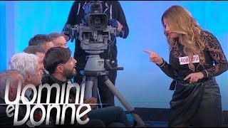 Uomini e Donne, Trono Over - Toni alti in studio tra Armando e Roberta
